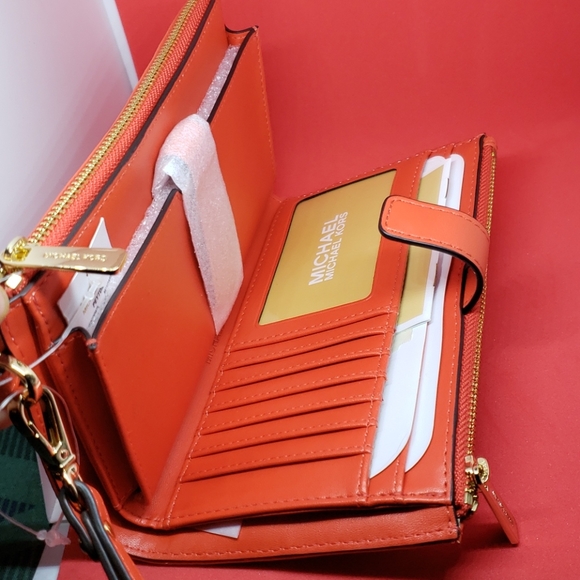 Nwt Michael kors wristlet Peyton double zip - Picture 4 of 4